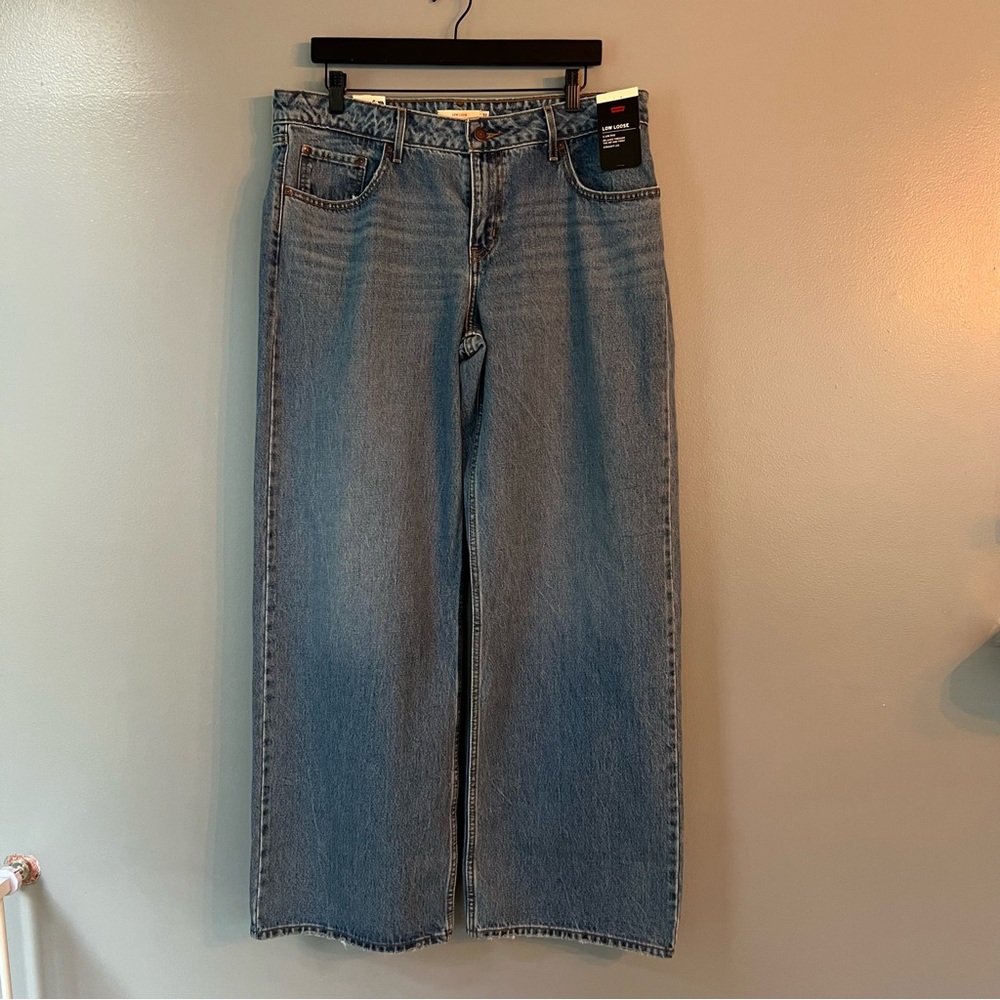 Levi’s Low Loose Jeans - Picture 4 of 9